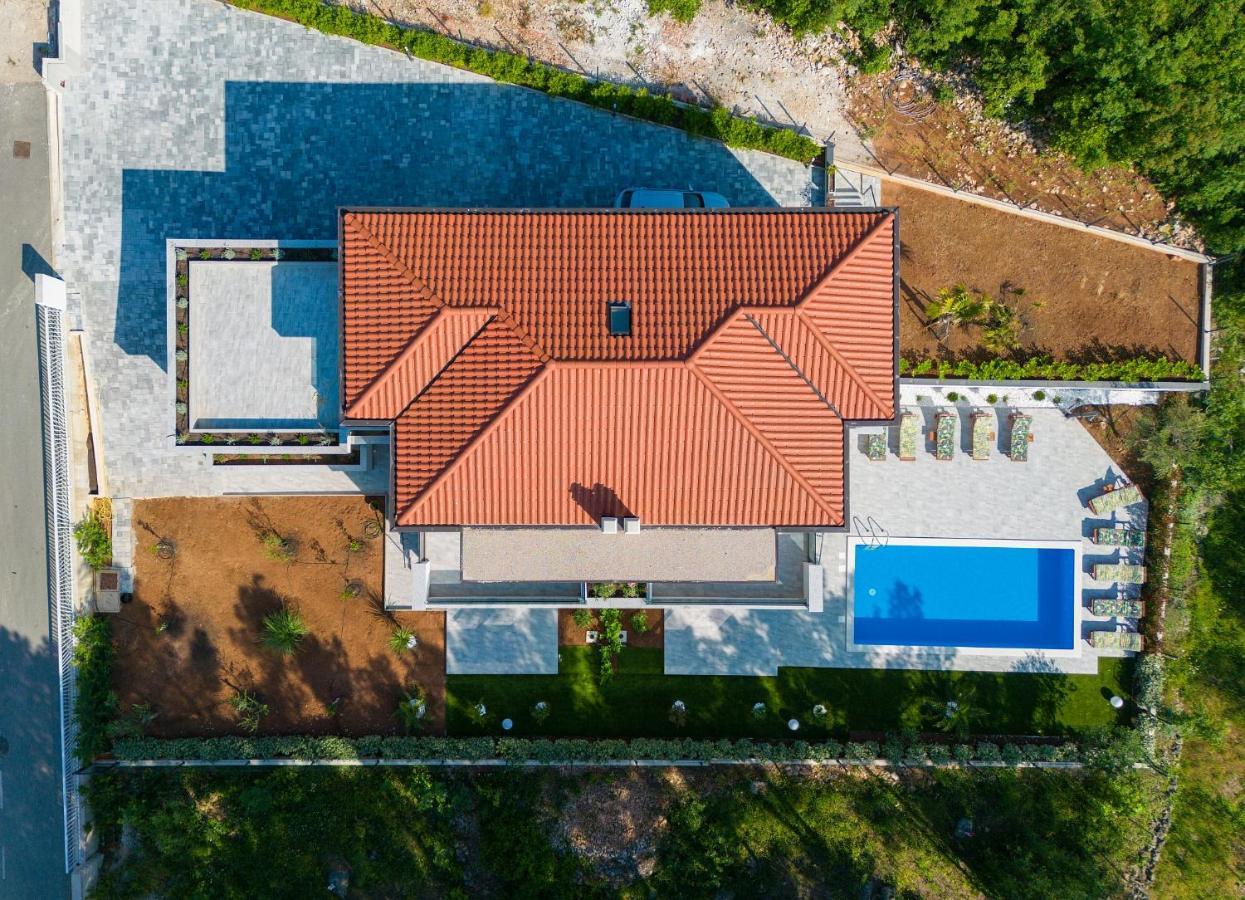 Apartments Paola & Karla With Pool คิร์ก ภายนอก รูปภาพ