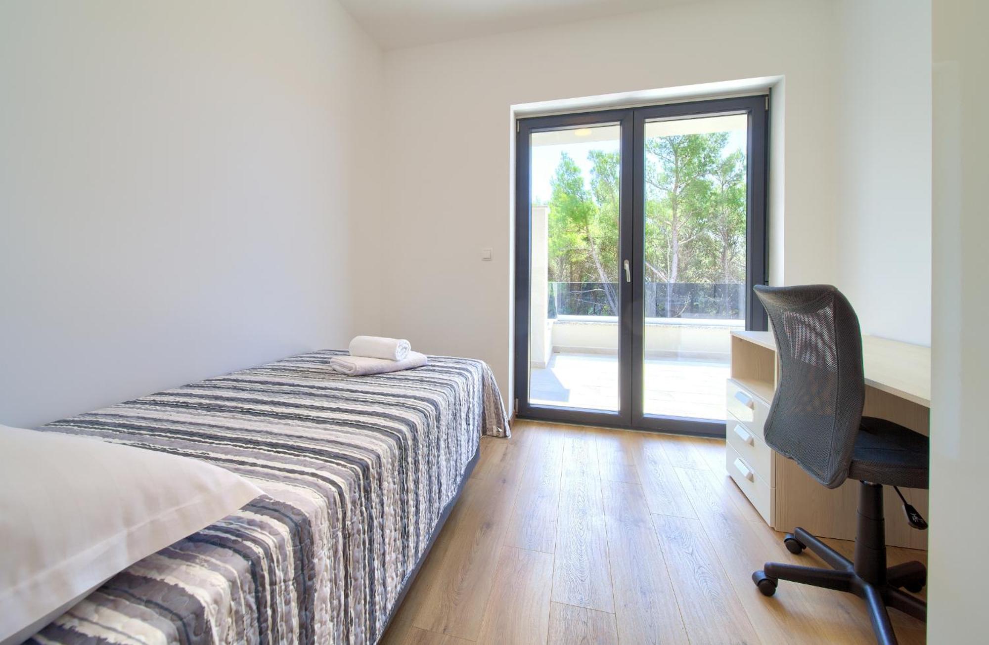 Apartments Paola & Karla With Pool คิร์ก ห้อง รูปภาพ