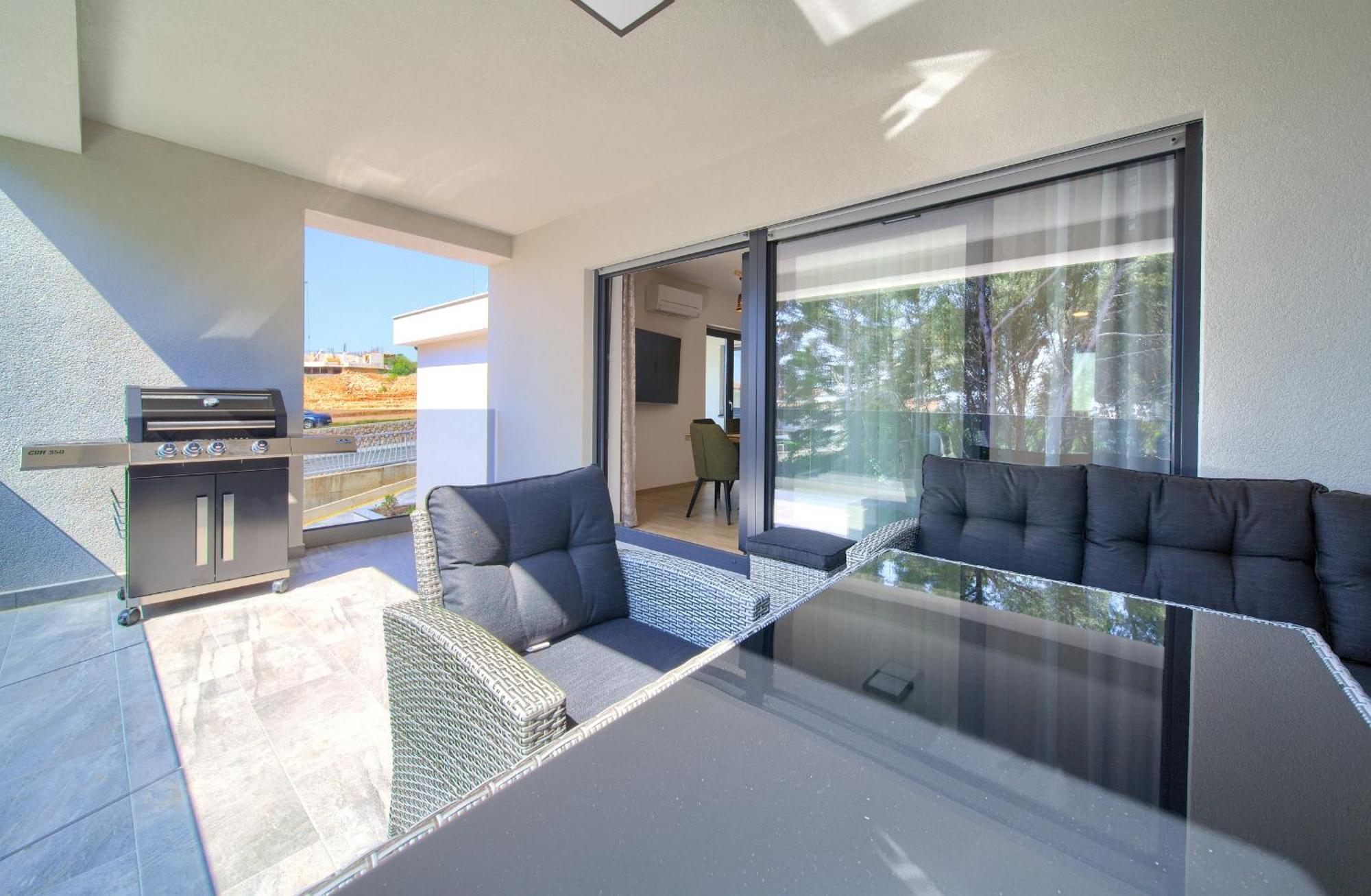 Apartments Paola & Karla With Pool คิร์ก ห้อง รูปภาพ